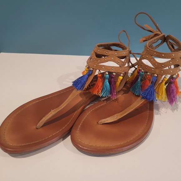 Jessica Simpson Women's Kamel Dress Sandal, Size 10, Colorful tassels - Picture 2 of 3